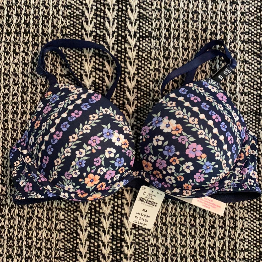 NWT PINK Victoria’s Secret Bra, 32A
